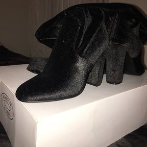 STEVE MADDEN BOOTS
